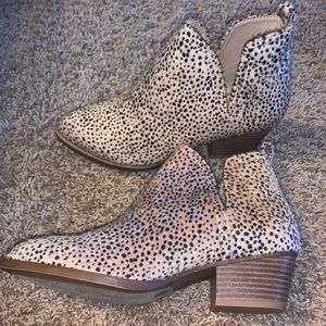 COPY - CL by Laundry Cheetah Print Booties